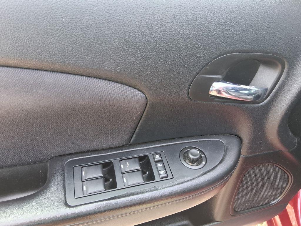 Chrysler 200  2013