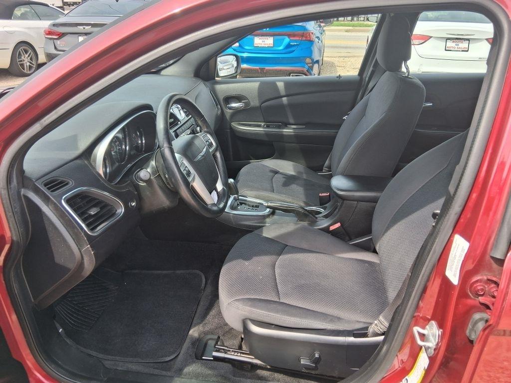 Chrysler 200  2013