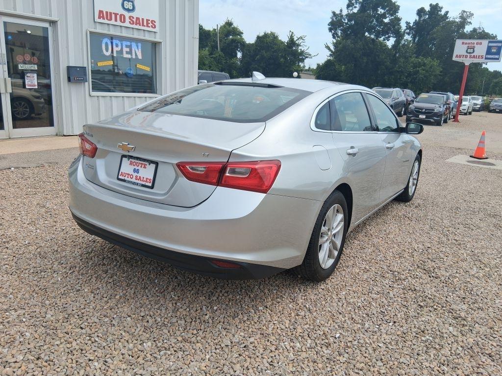 Chevrolet Malibu  2016