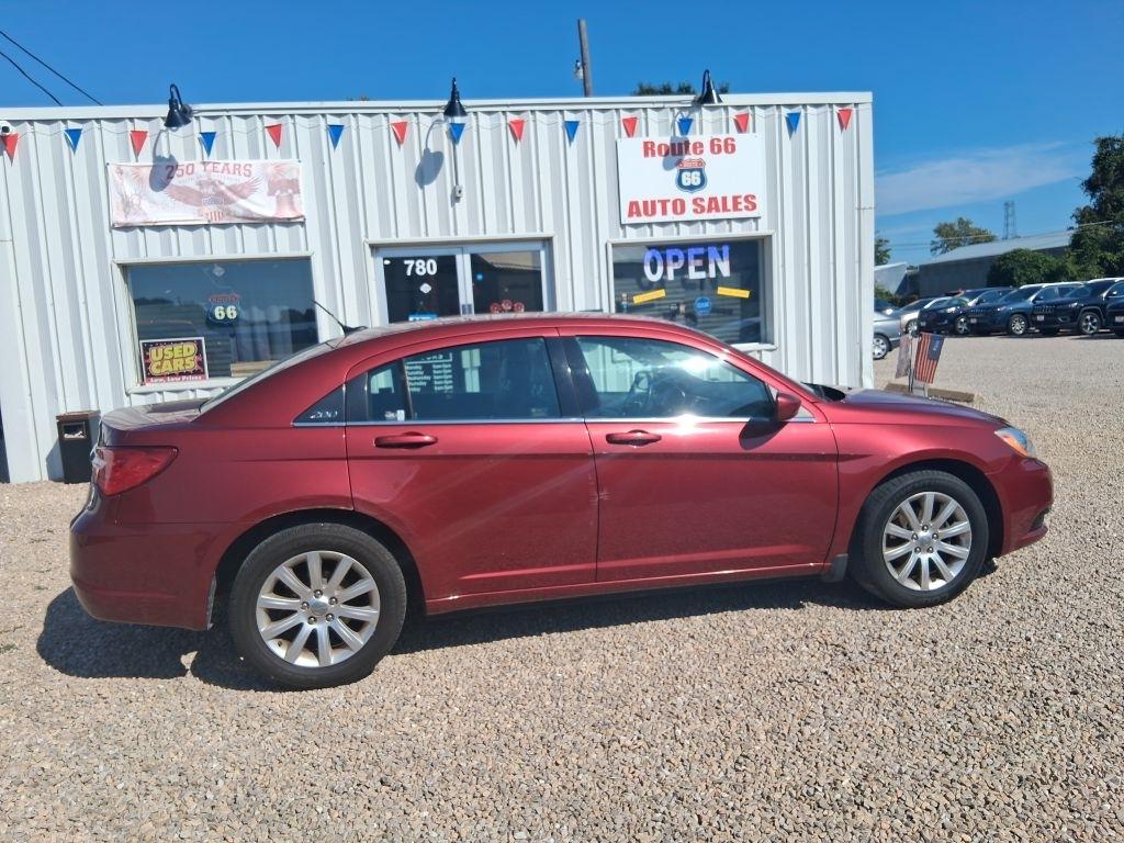 Chrysler 200  2012