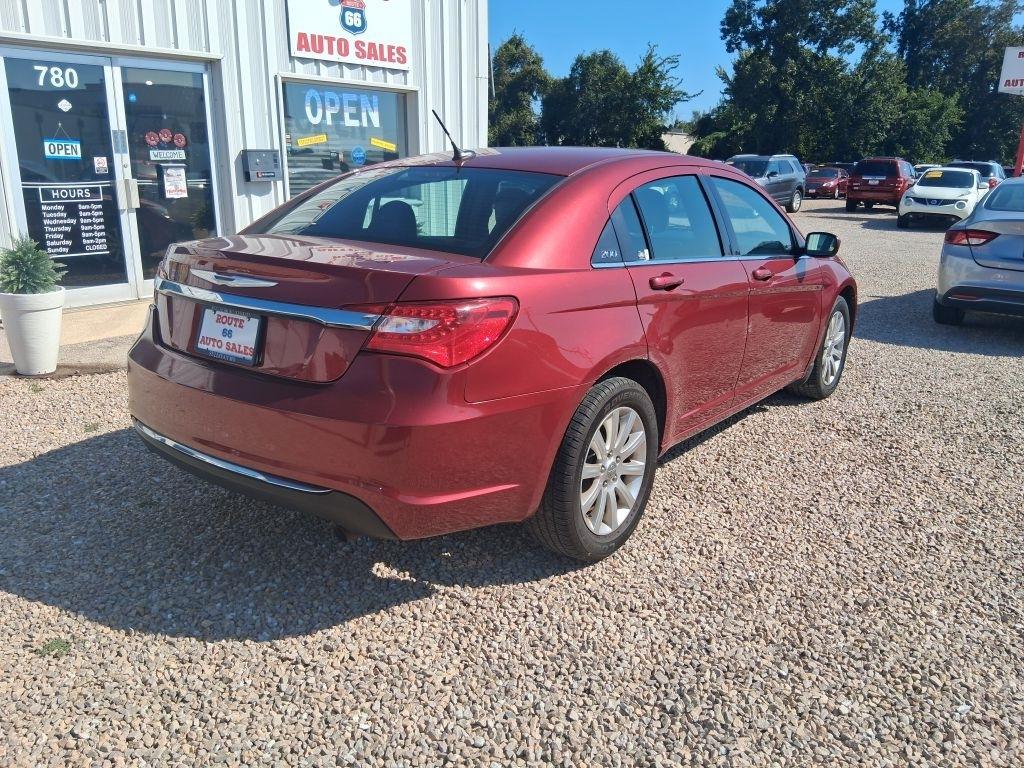 Chrysler 200  2012