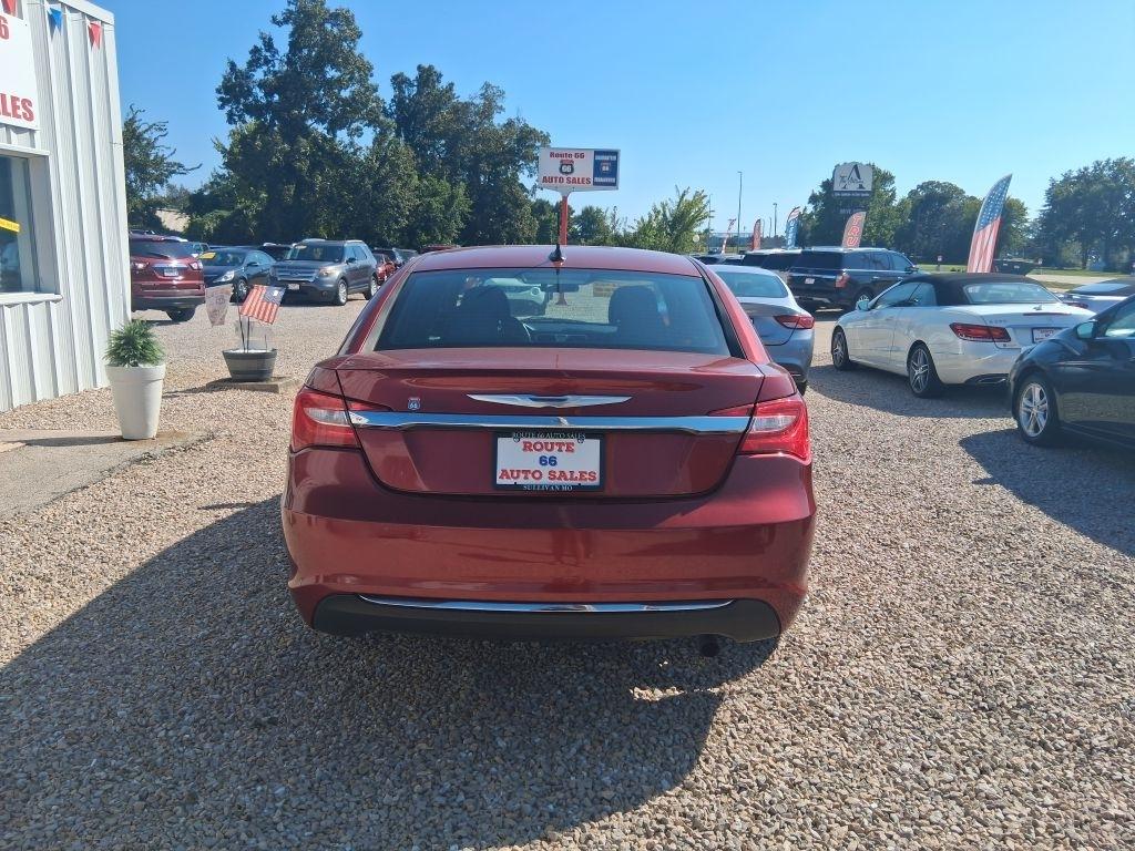 Chrysler 200  2012