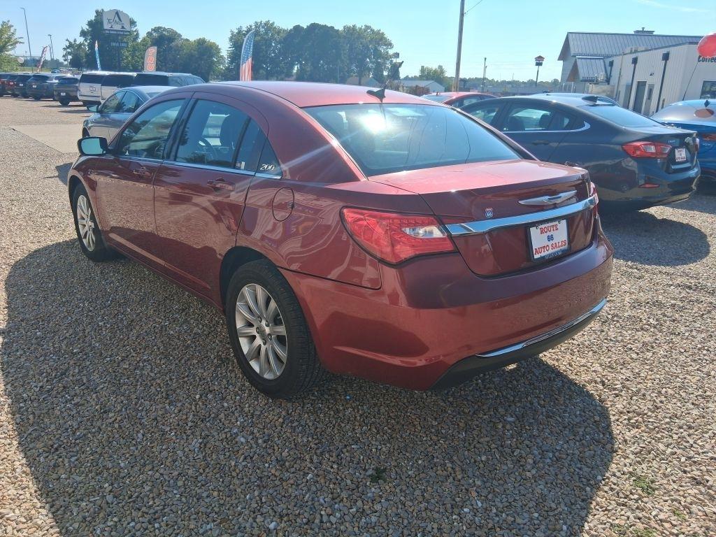 Chrysler 200  2012