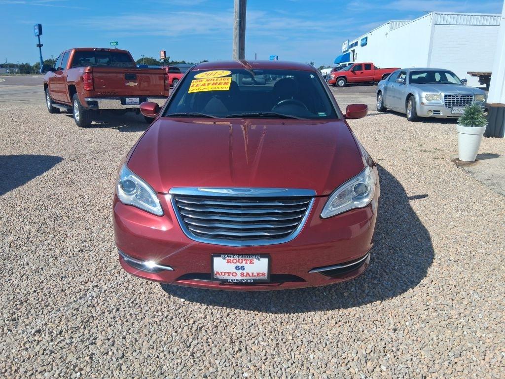 Chrysler 200  2012