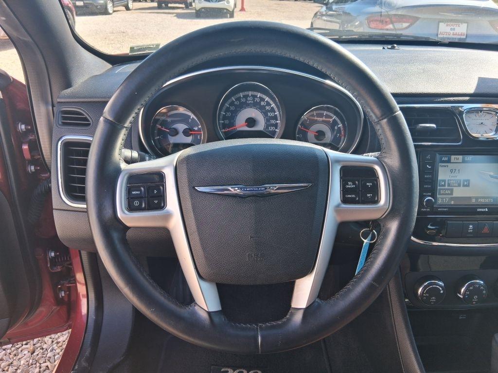 Chrysler 200  2012