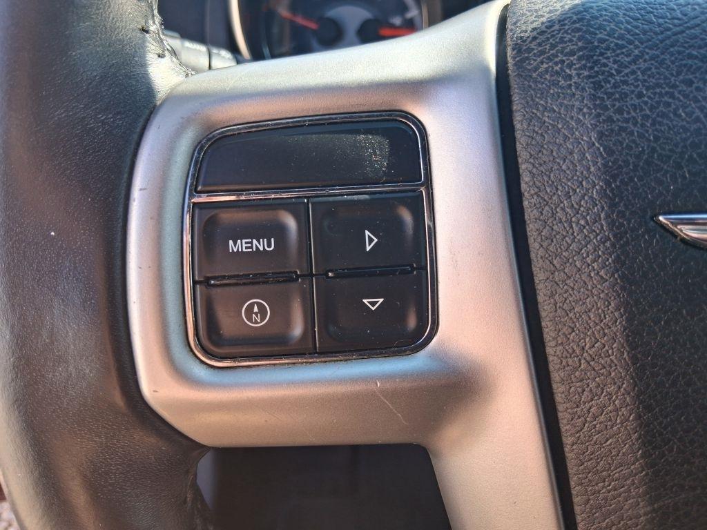 Chrysler 200  2012
