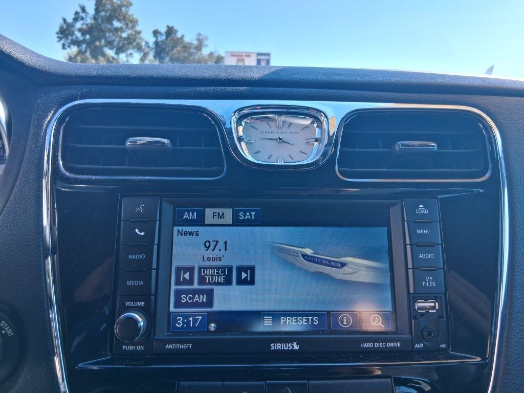 Chrysler 200  2012