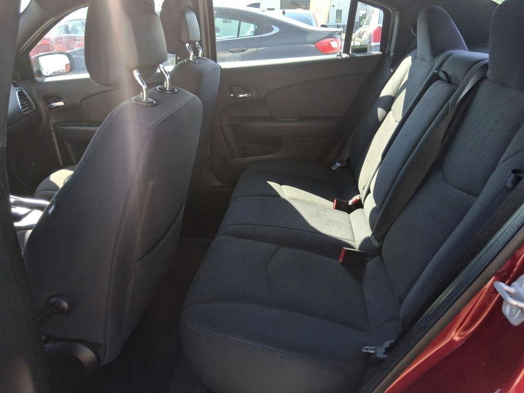 Chrysler 200  2012