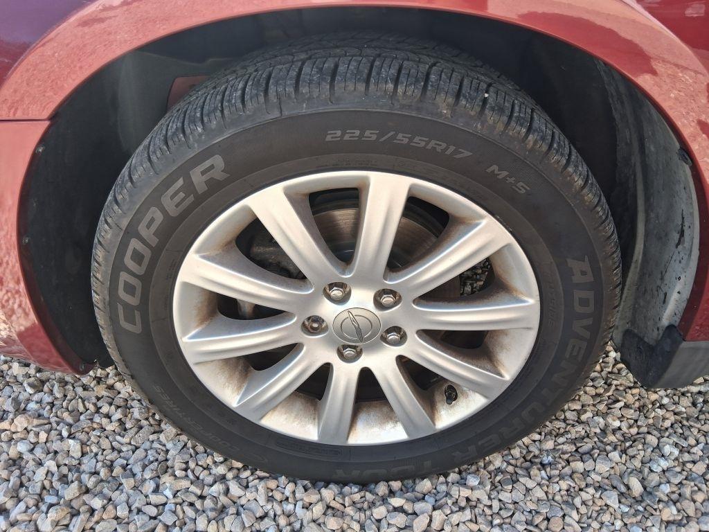 Chrysler 200  2012