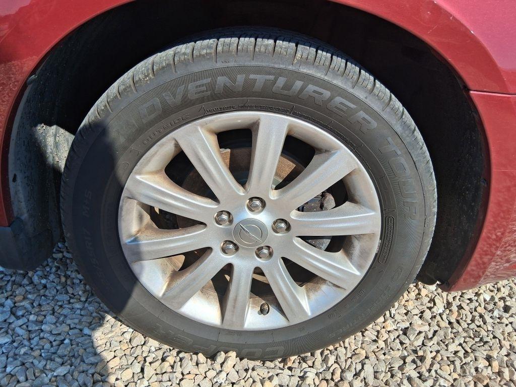 Chrysler 200  2012