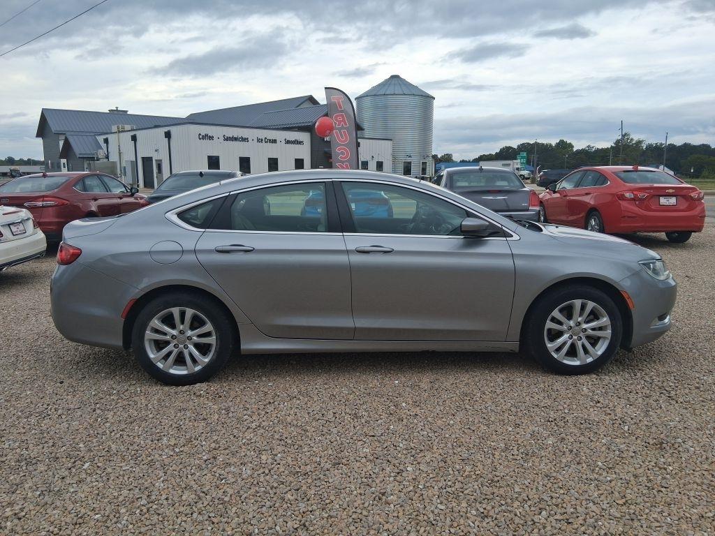 Chrysler 200  2016