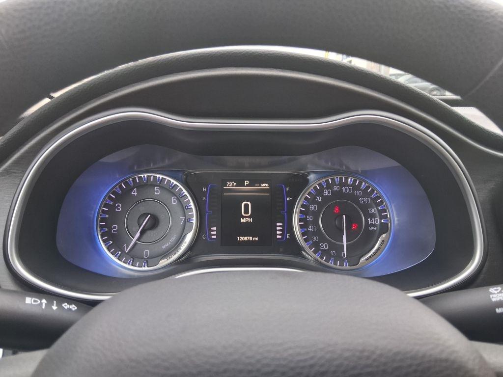 Chrysler 200  2016