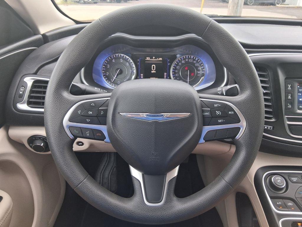 Chrysler 200  2016