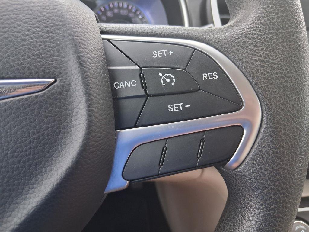Chrysler 200  2016