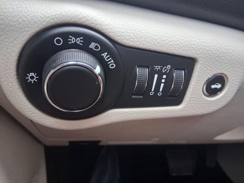 Chrysler 200  2016