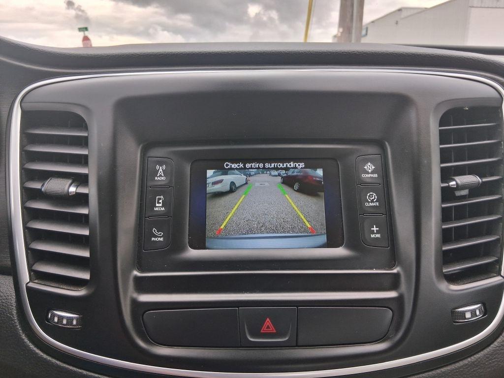 Chrysler 200  2016