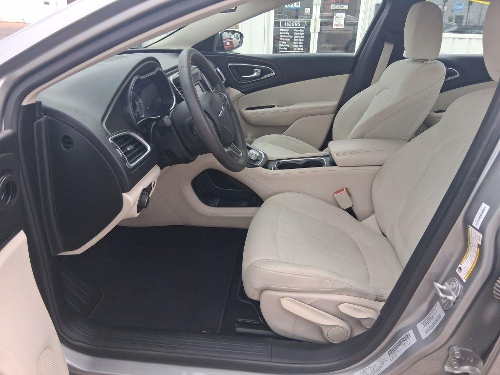 Chrysler 200  2016