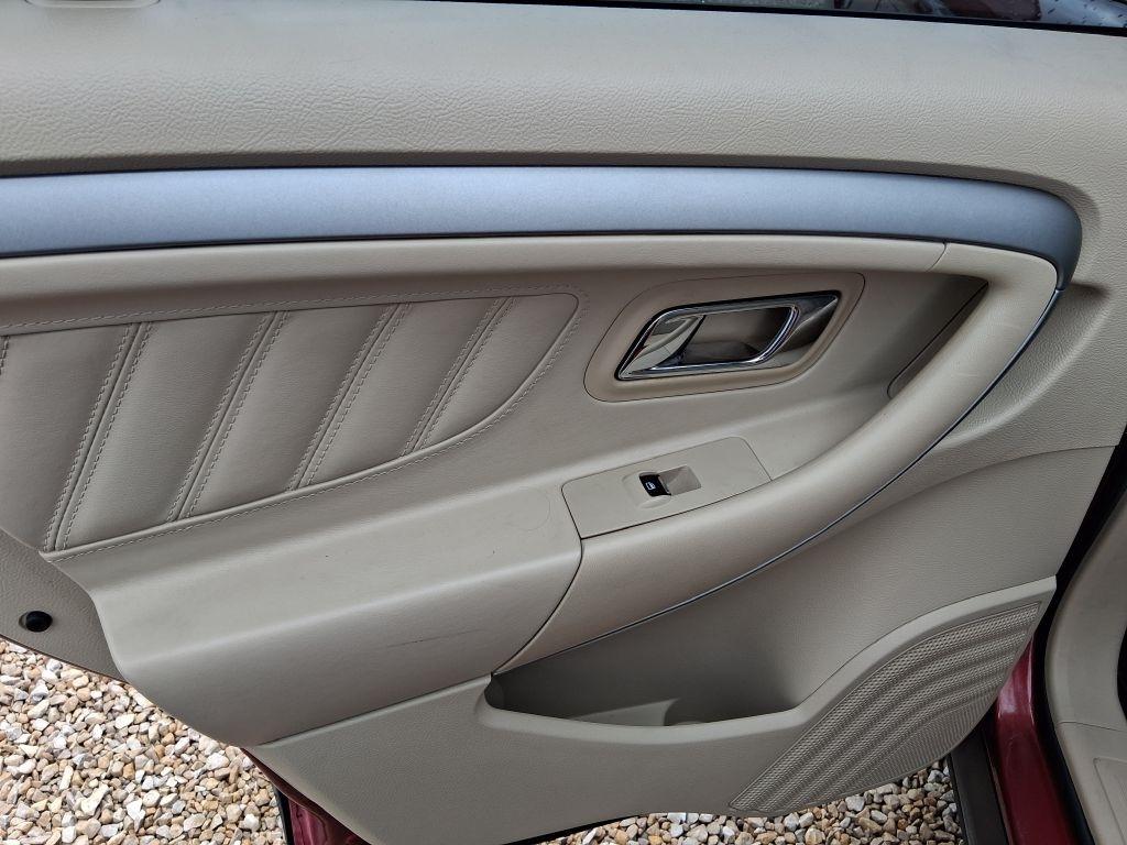Ford Taurus  2014