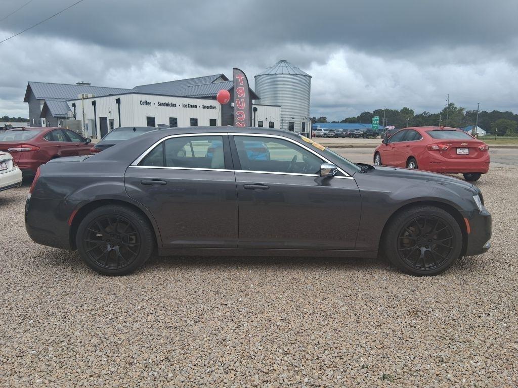 Chrysler 300 Touring 2021