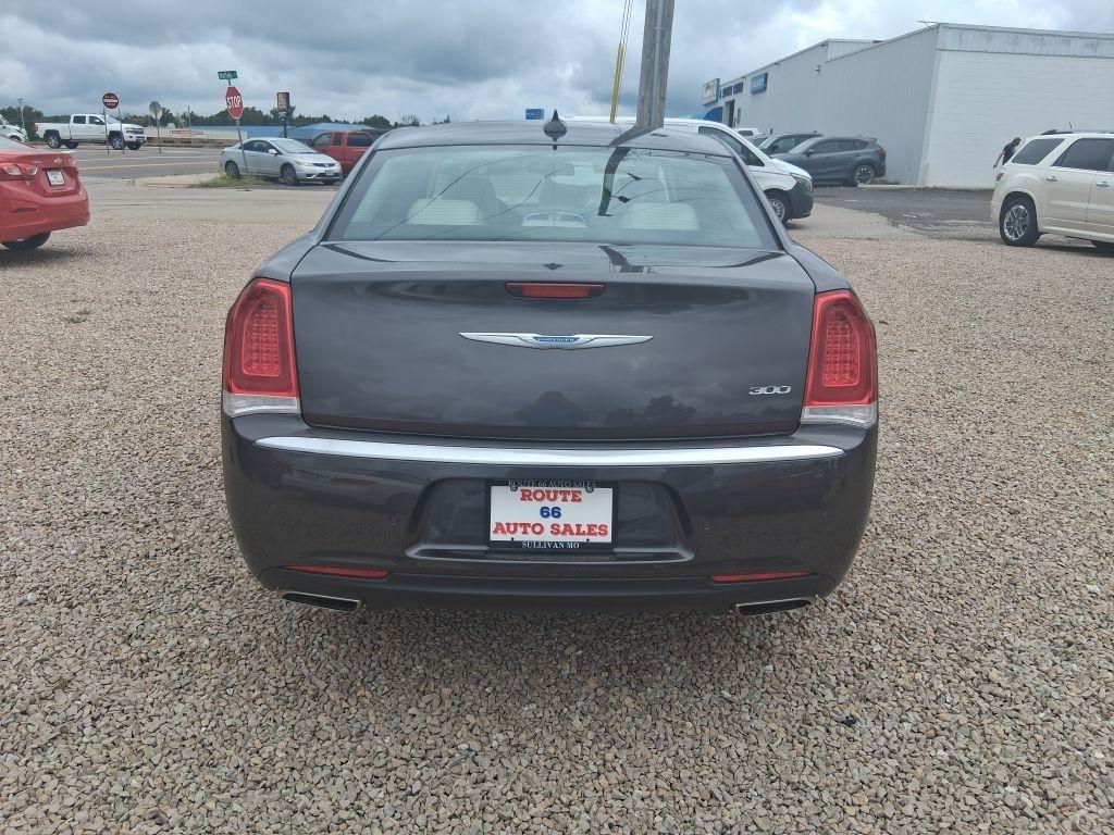 Chrysler 300 Touring 2021