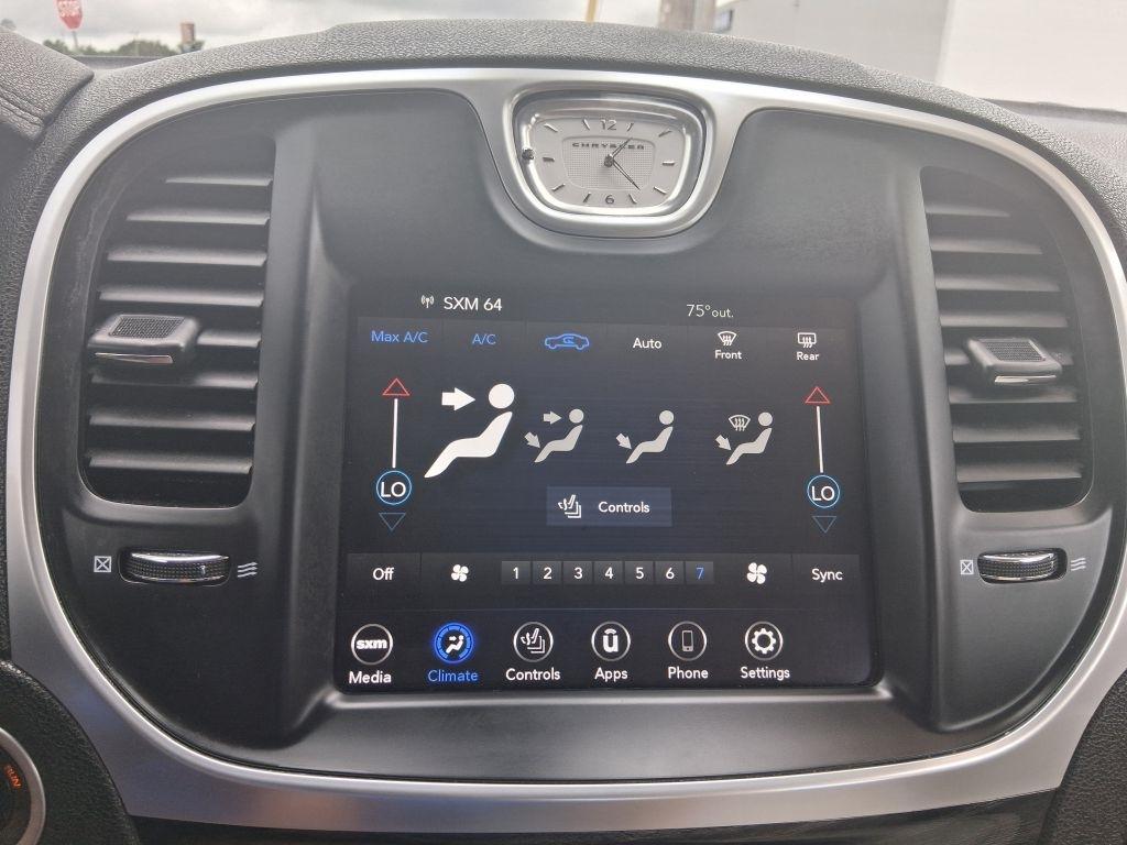 Chrysler 300 Touring 2021