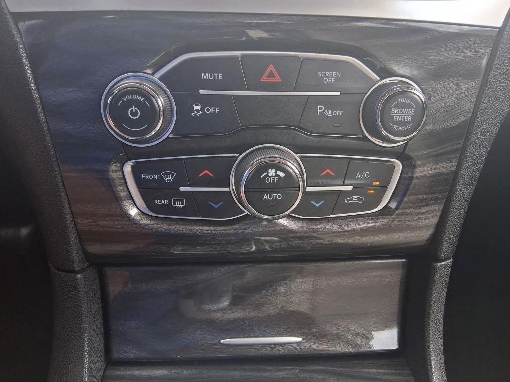Chrysler 300 Touring 2021
