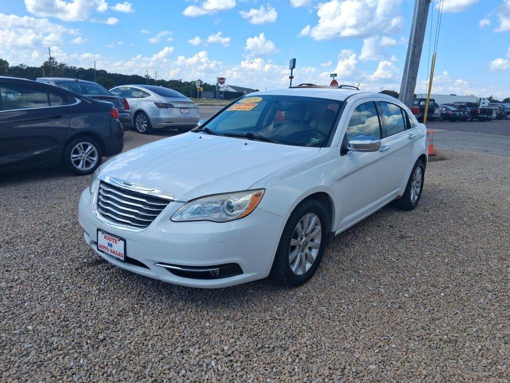 Chrysler 200  2013