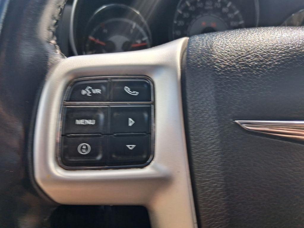 Chrysler 200  2013