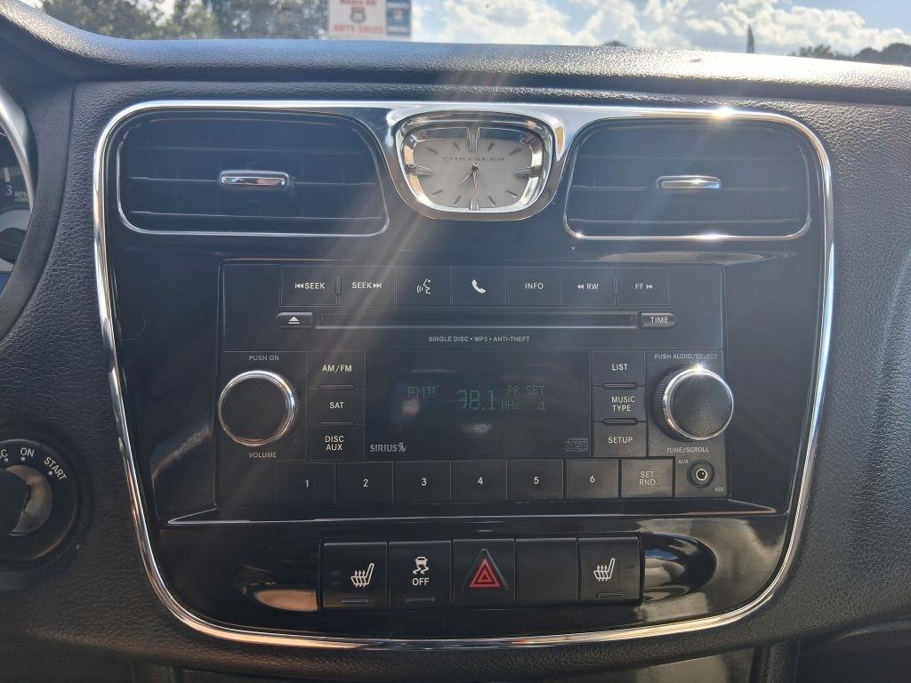 Chrysler 200  2013