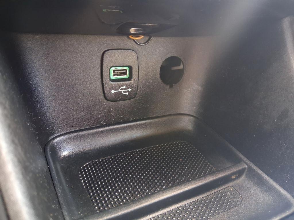 Chrysler 200  2013