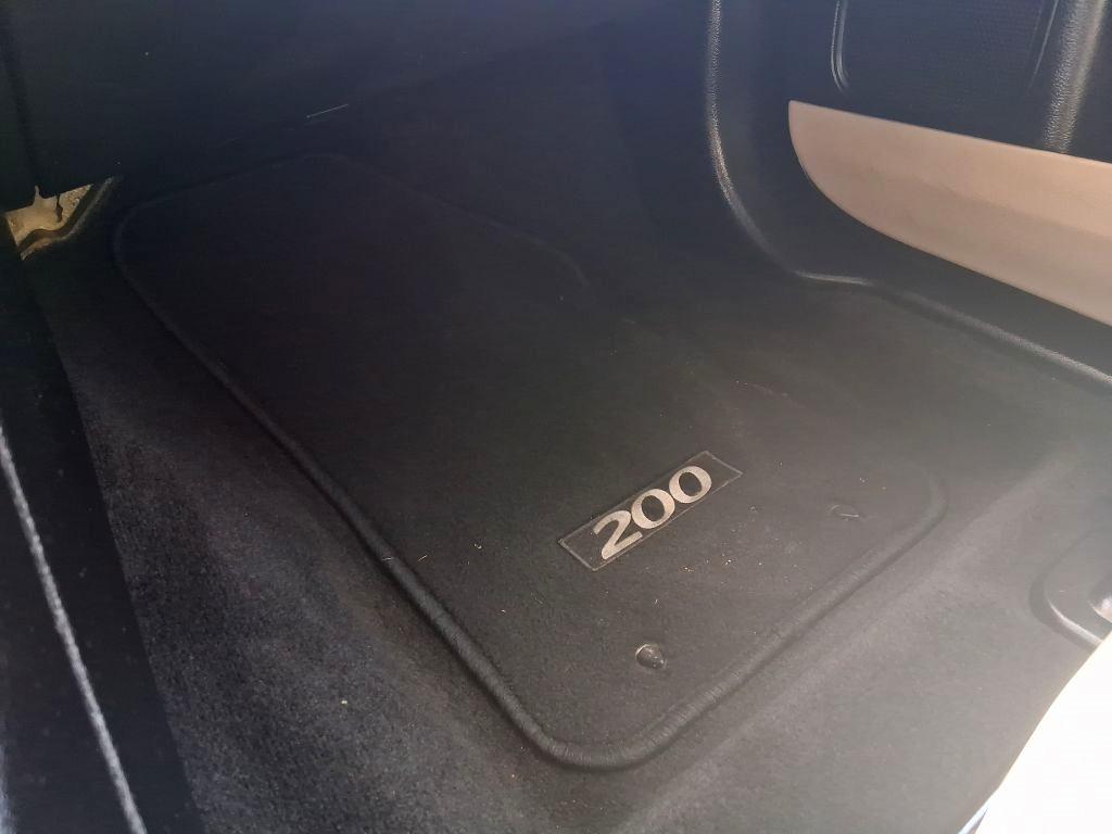 Chrysler 200  2013