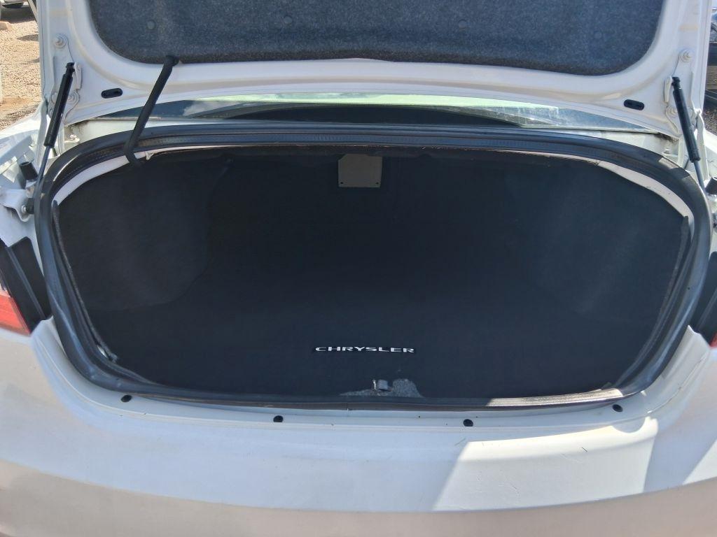 Chrysler 200  2013