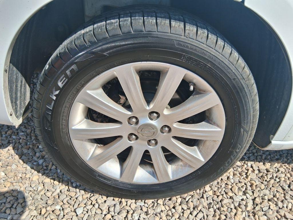 Chrysler 200  2013