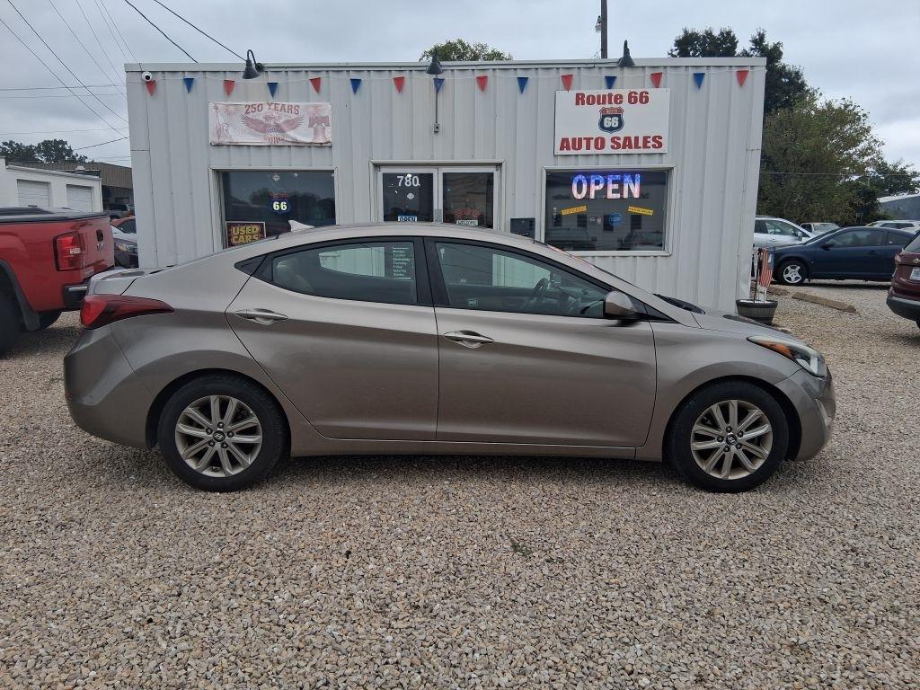 Hyundai Elantra  2015