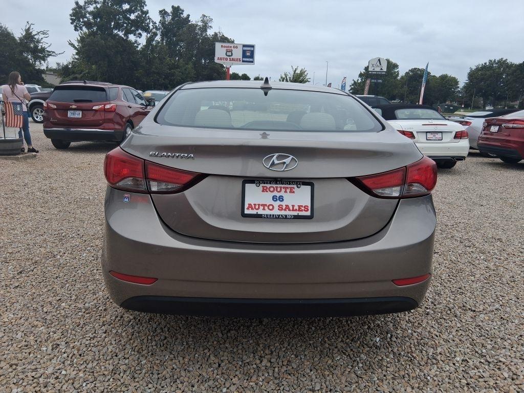 Hyundai Elantra  2015