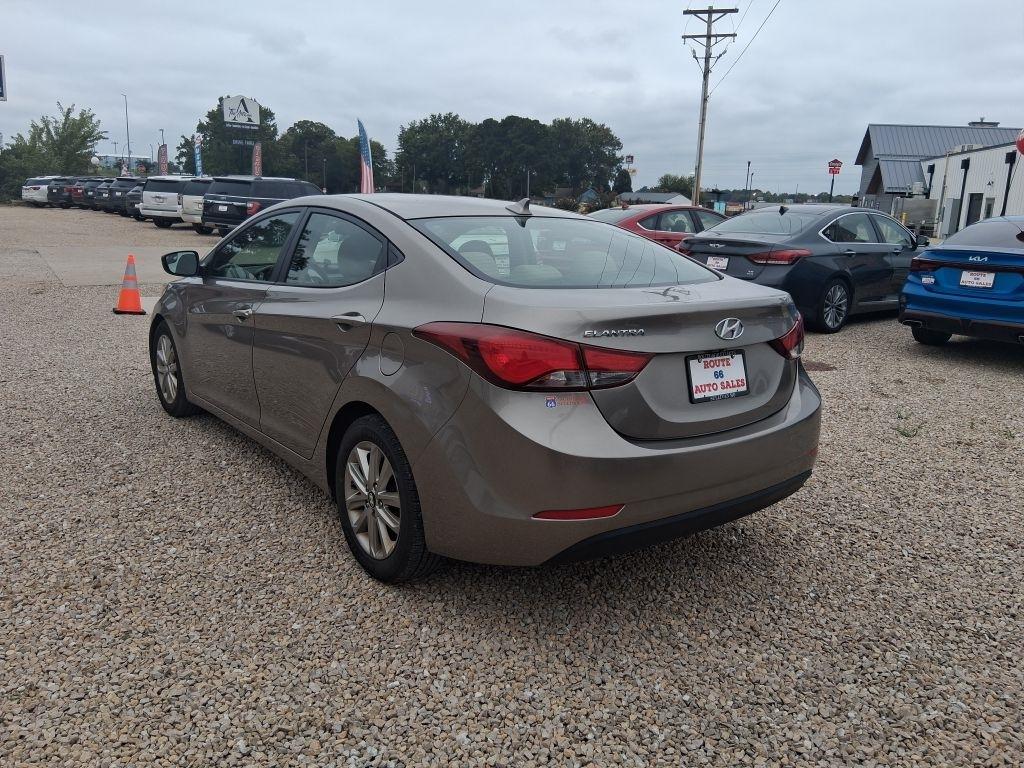 Hyundai Elantra  2015