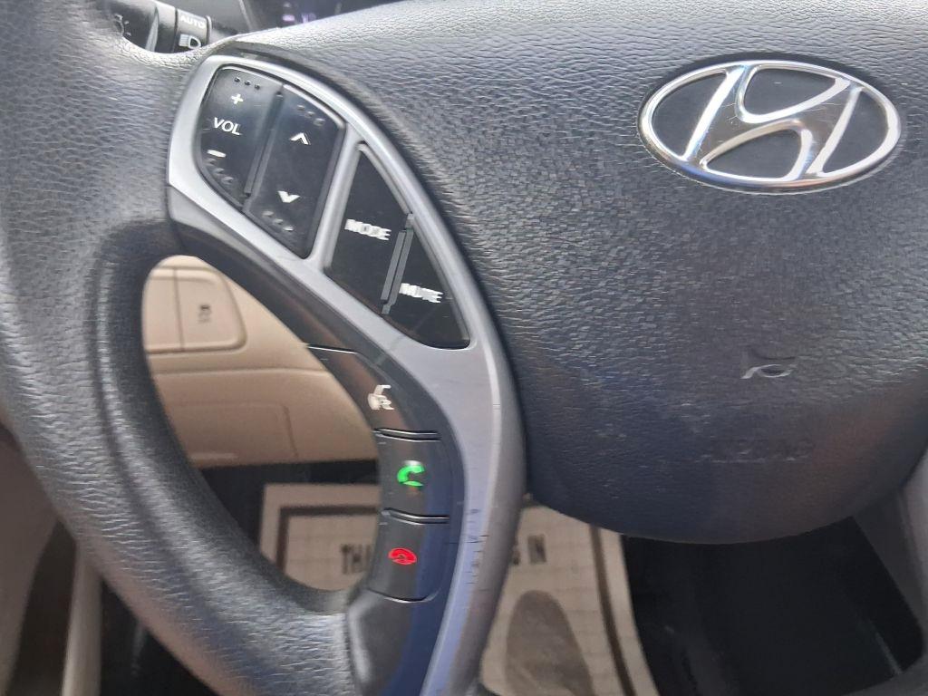 Hyundai Elantra  2015