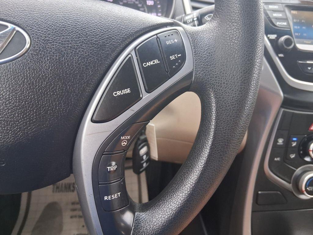 Hyundai Elantra  2015