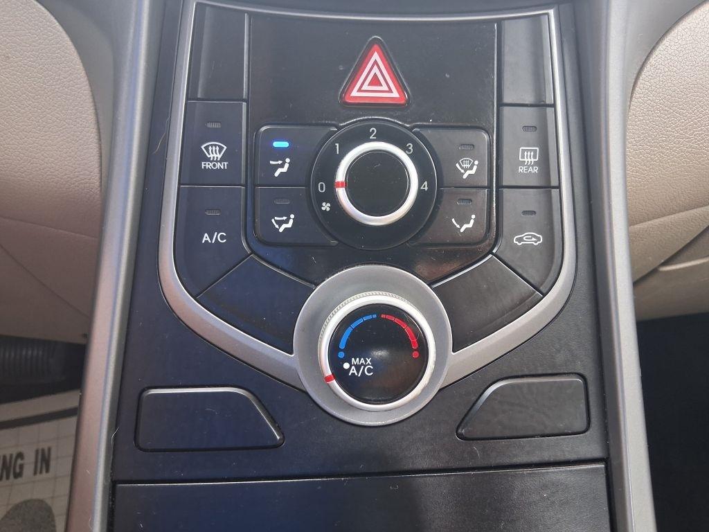 Hyundai Elantra  2015