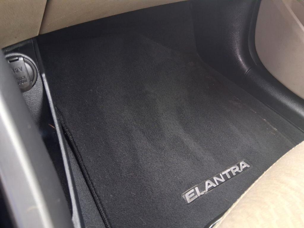 Hyundai Elantra  2015