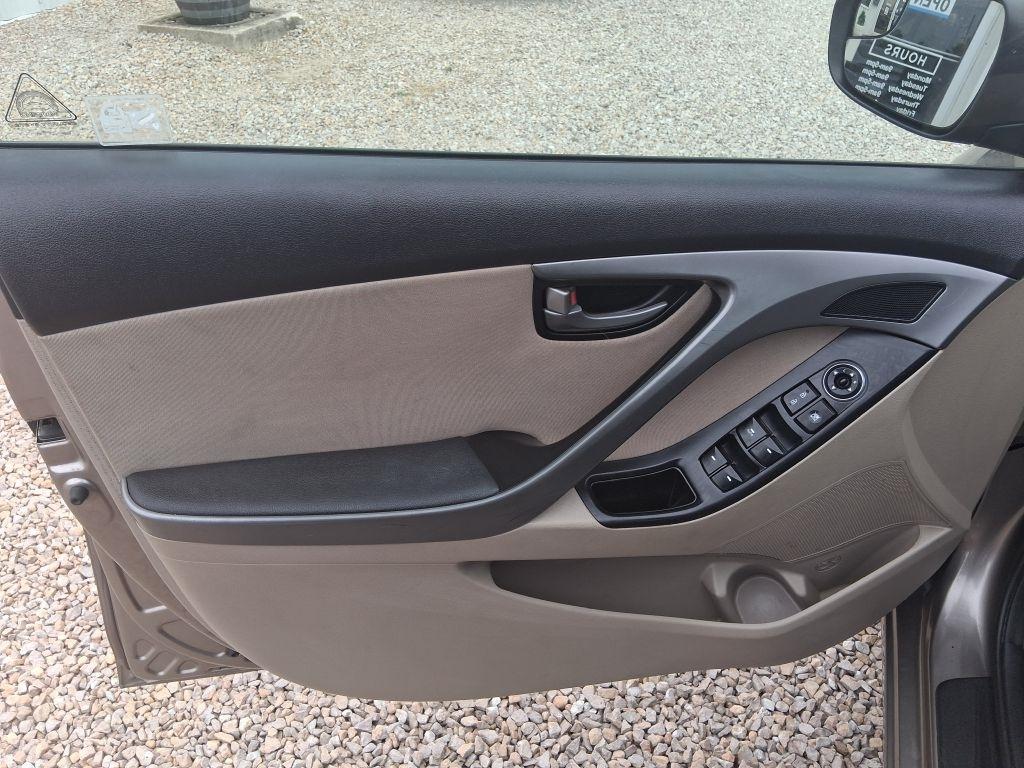 Hyundai Elantra  2015