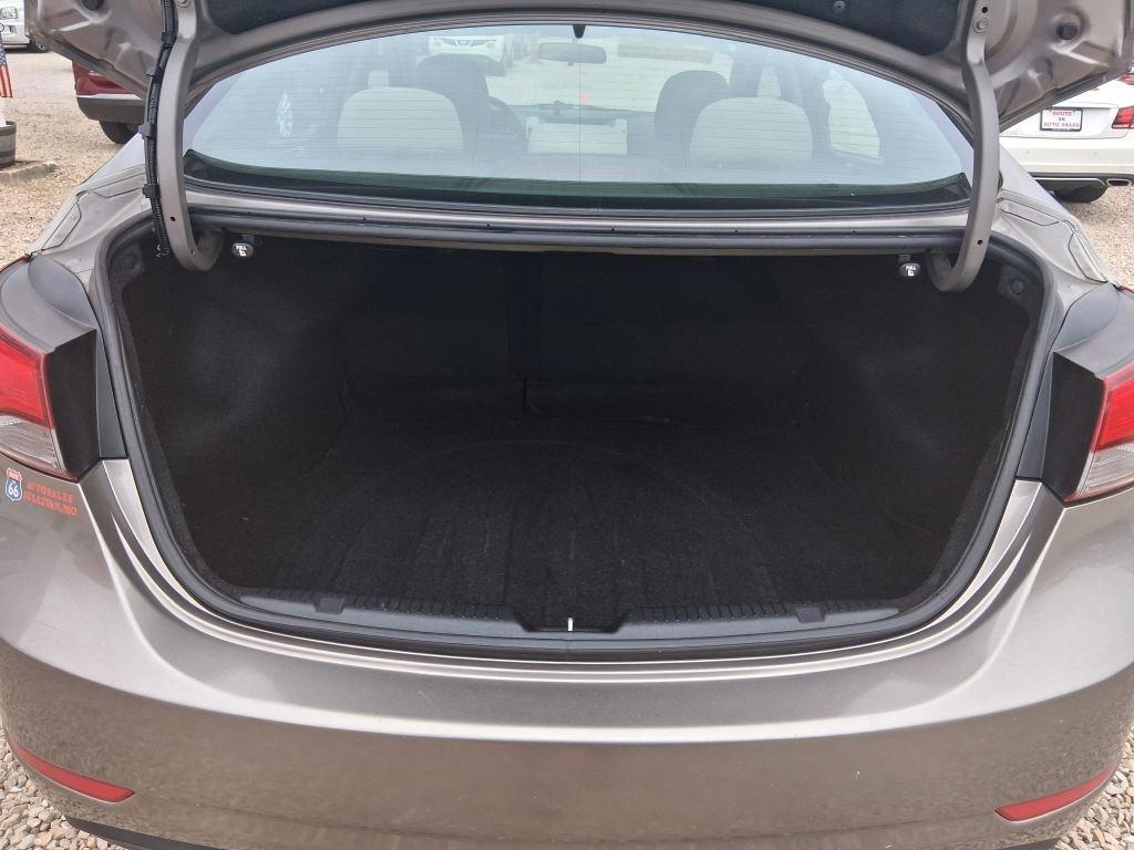 Hyundai Elantra  2015