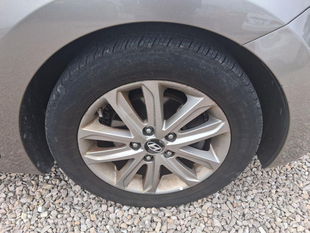 Hyundai Elantra  2015