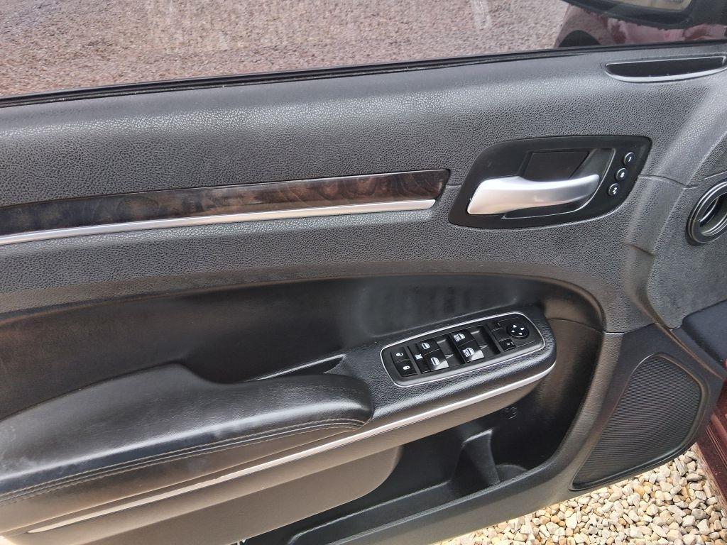 Chrysler 300  2018
