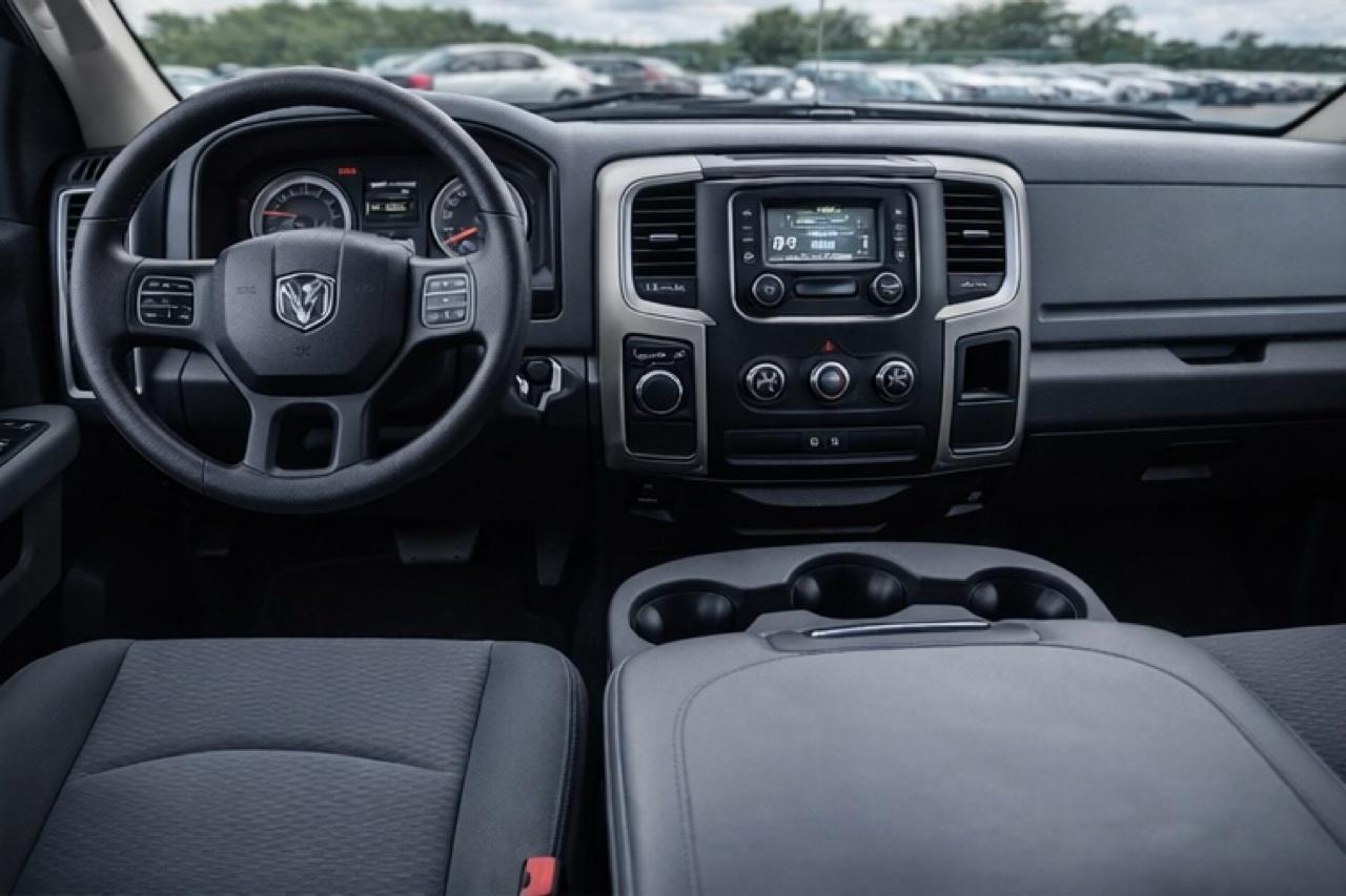 RAM 1500 SLT Crew Cab SWB 4WD 2016