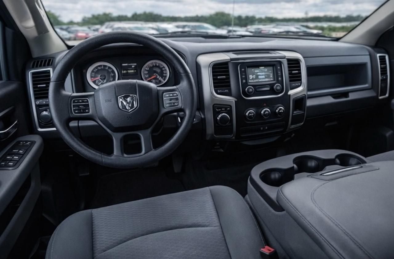 RAM 1500 SLT Crew Cab SWB 4WD 2016