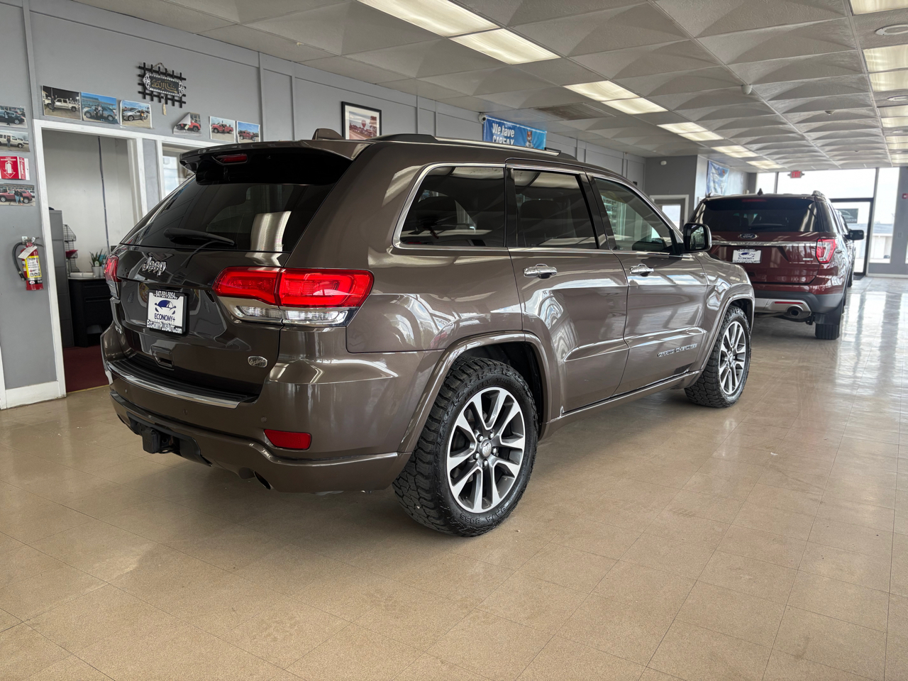 Jeep Grand Cherokee Overland 4WD 2017 Jeep Grand Cherokee Overland 4WD 2017