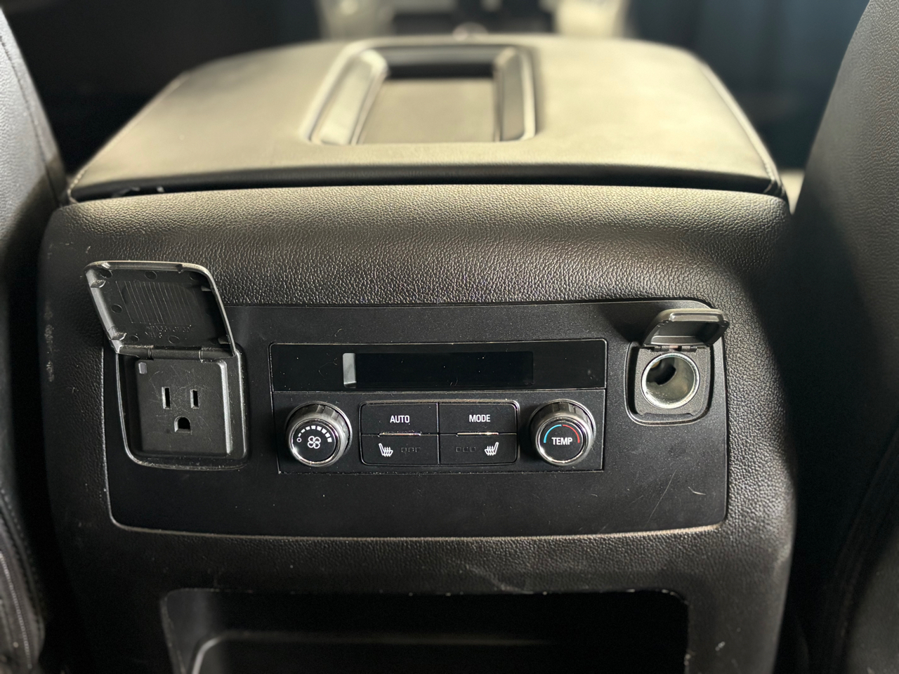 Chevrolet Suburban LT 4WD 2018 Chevrolet Suburban LT 4WD 2018