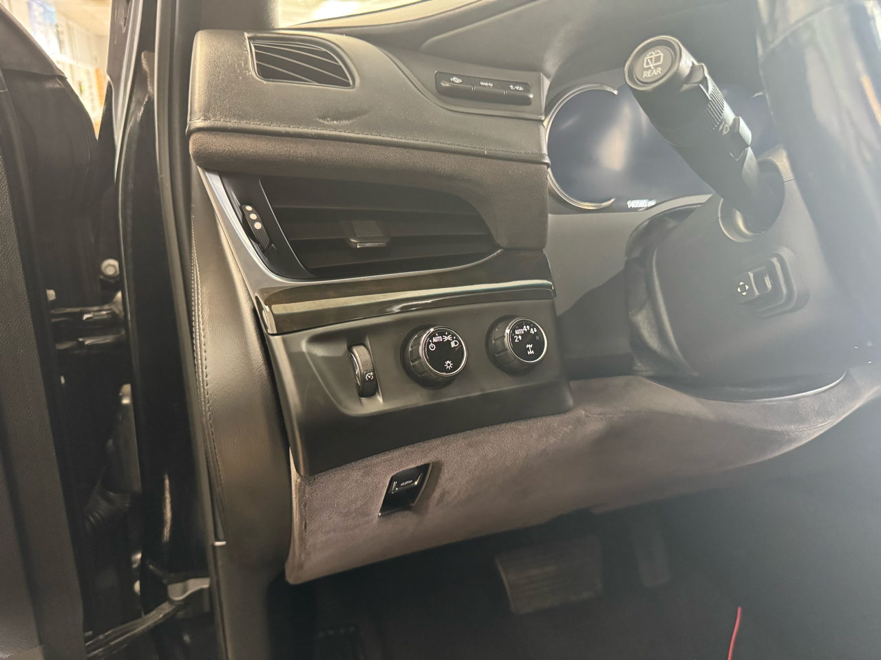 Cadillac Escalade ESV Platinum 4WD 2020 Cadillac Escalade ESV Platinum 4WD 2020