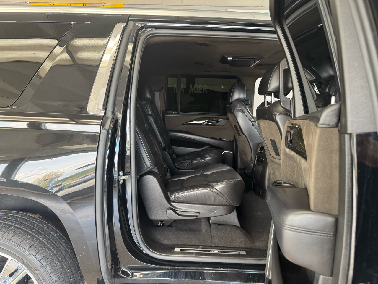 Cadillac Escalade ESV Platinum 4WD 2020 Cadillac Escalade ESV Platinum 4WD 2020